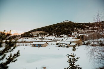 encamp
