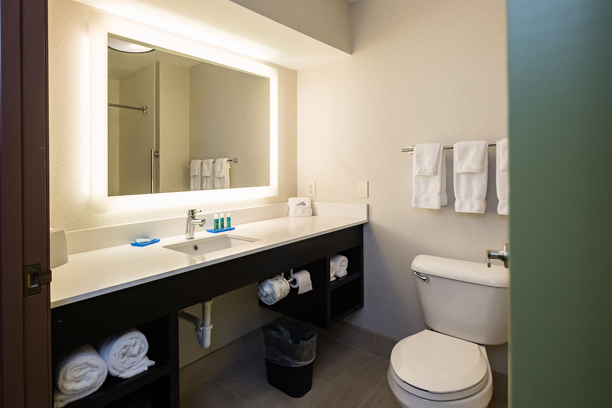 holiday inn express corydon by ihg
