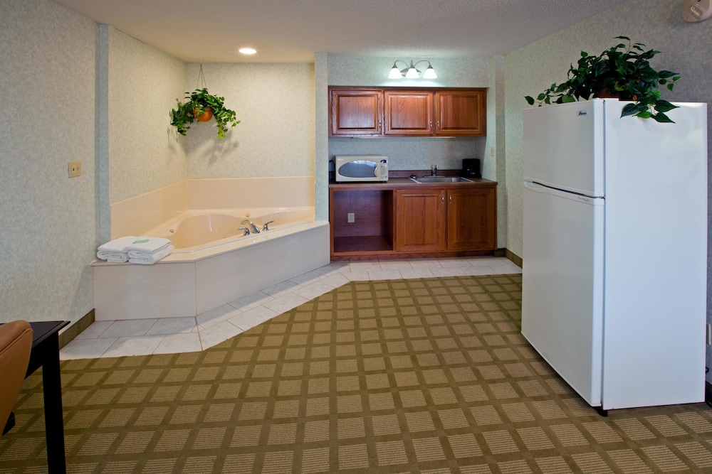 holiday inn express corydon by ihg