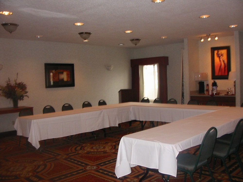 holiday inn express corydon by ihg