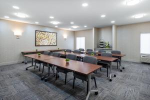 holiday inn express corydon by ihg