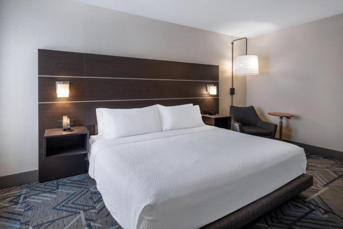 holiday inn express corydon by ihg