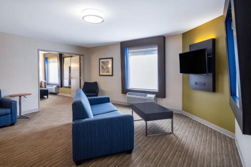 holiday inn express corydon by ihg