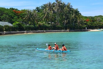 whale island resort
