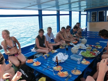 whale island resort