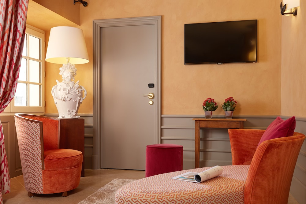 relais des trois chateaux hotel