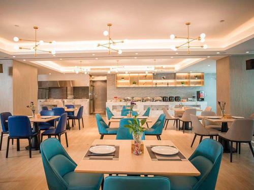 kyriad marvelous hotel foshan mount xiqiao scenic spot qiaoling square