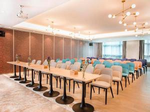 kyriad marvelous hotel foshan mount xiqiao scenic spot qiaoling square