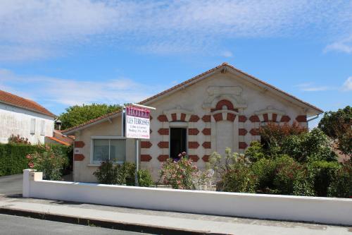 contact hotel les terrasses