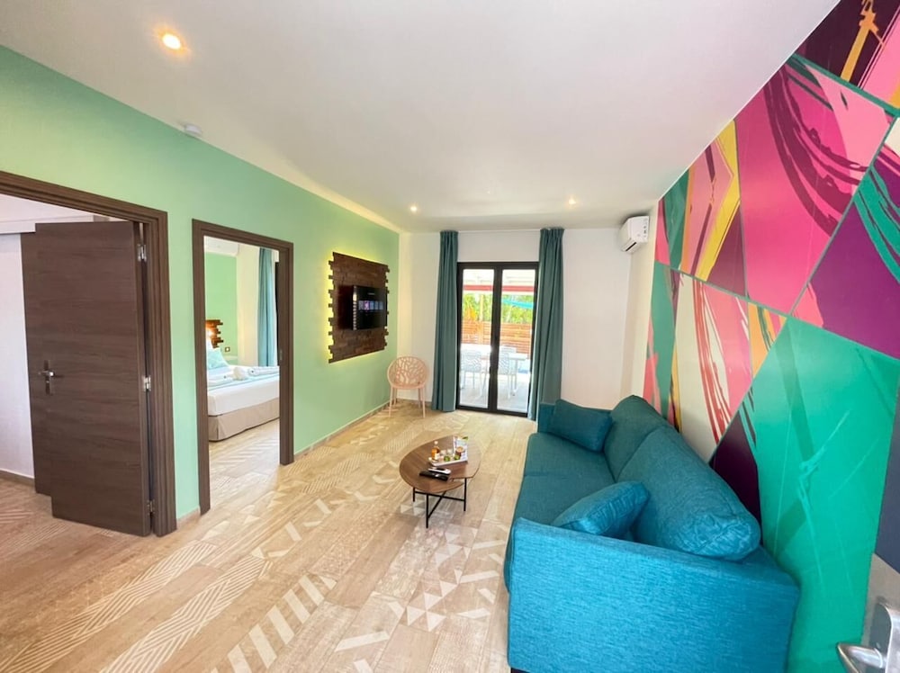 kawan bay suites