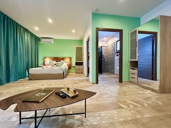kawan bay suites