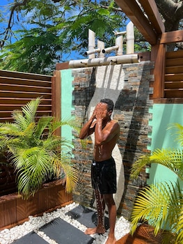 kawan bay suites