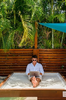 kawan bay suites