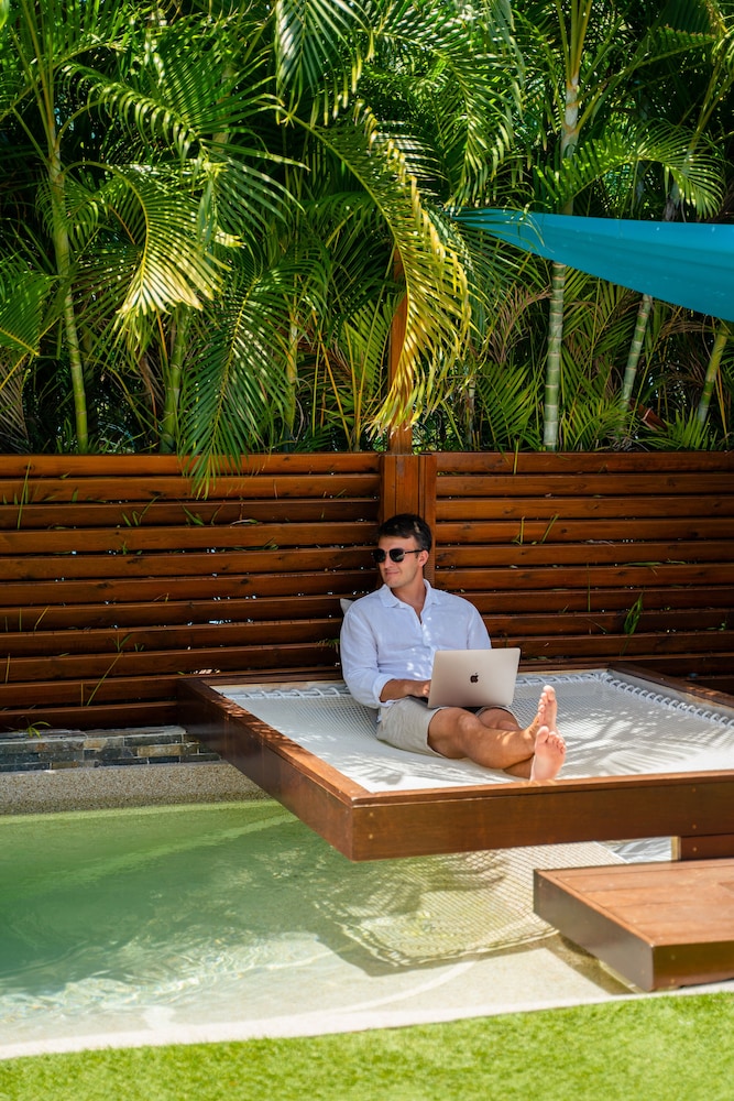 kawan bay suites
