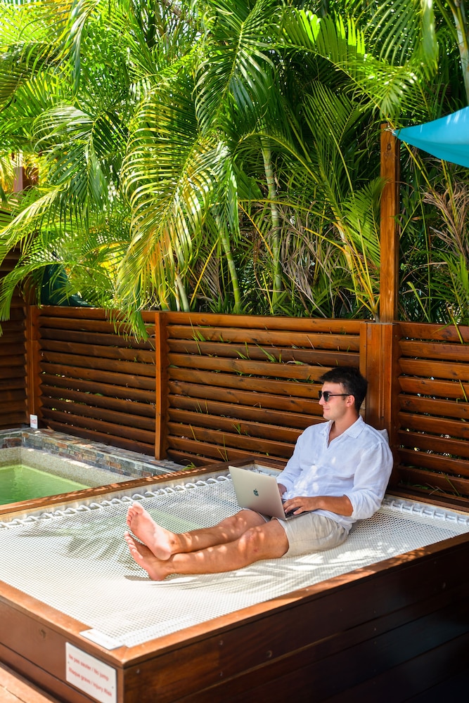 kawan bay suites