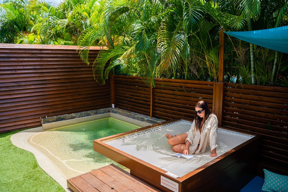 kawan bay suites