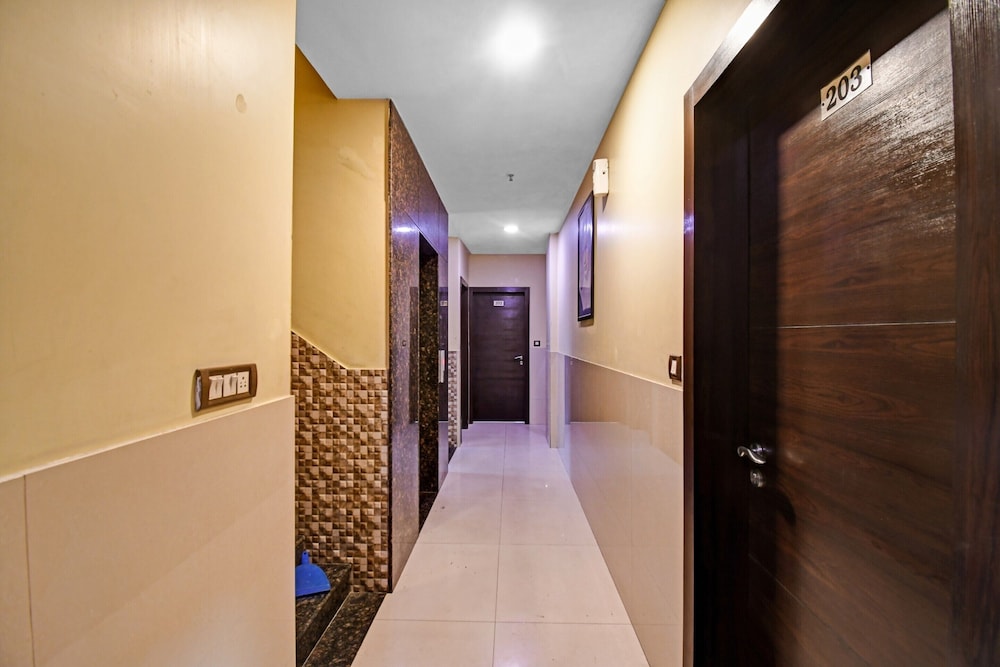 Townhouse 727 Hotel The Platinum,Ba-169, 1St Ave Rd, Ba Block, Sector 1, Bidhannagar, Kolkata, West Bengal 700064,3 star