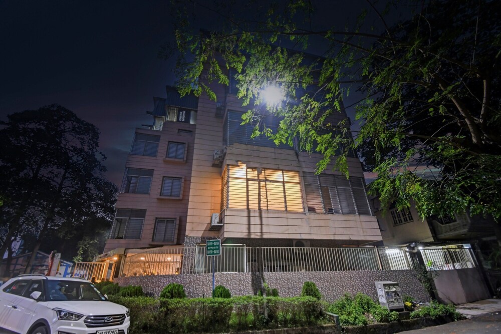 Townhouse 727 Hotel The Platinum,Ba-169, 1St Ave Rd, Ba Block, Sector 1, Bidhannagar, Kolkata, West Bengal 700064,2 star