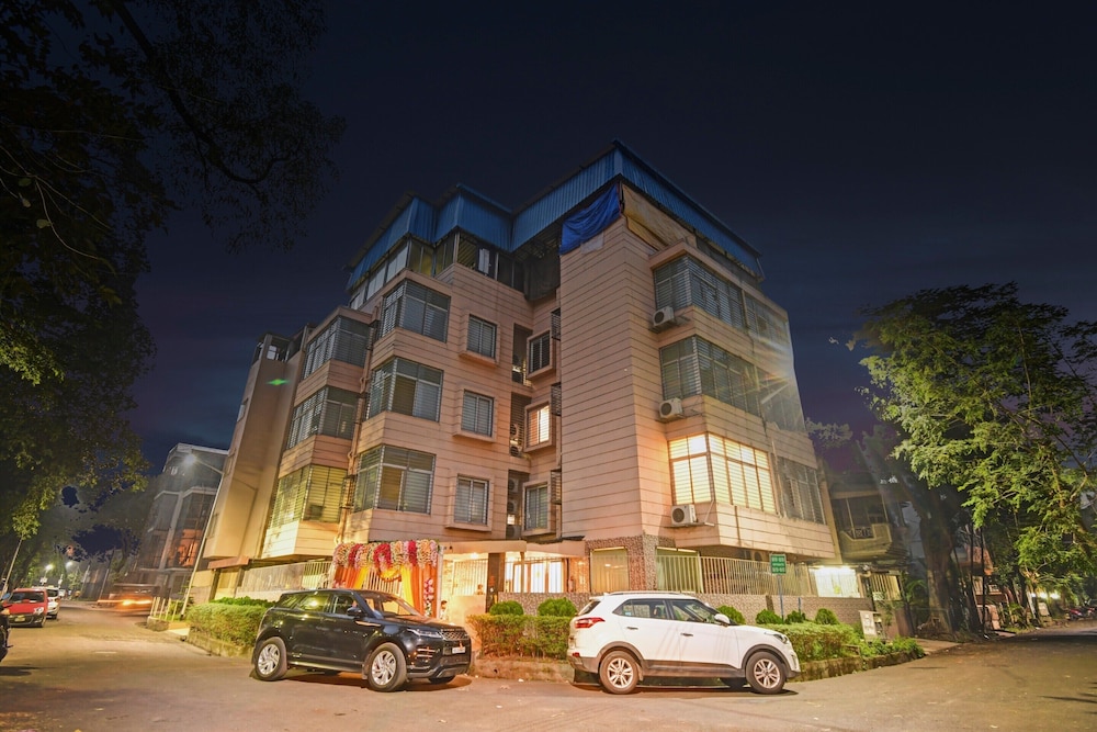 Townhouse 727 Hotel The Platinum,Ba-169, 1St Ave Rd, Ba Block, Sector 1, Bidhannagar, Kolkata, West Bengal 700064,2 star