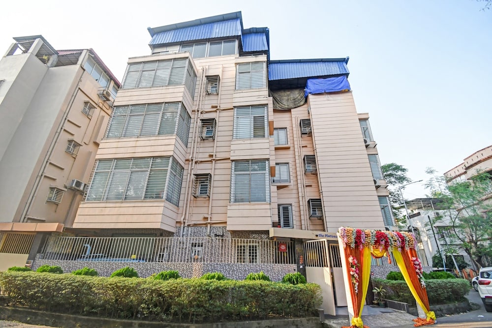 Townhouse 727 Hotel The Platinum,Ba-169, 1St Ave Rd, Ba Block, Sector 1, Bidhannagar, Kolkata, West Bengal 700064,2 star
