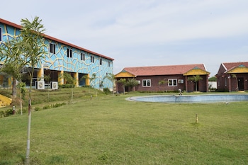 navagiraga resorts and hotel