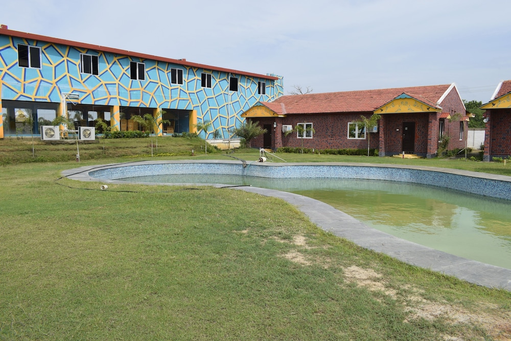 navagiraga resorts and hotel