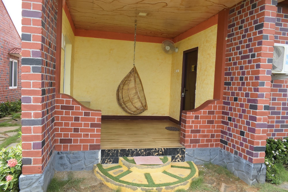 navagiraga resorts and hotel