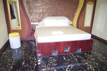 navagiraga resorts and hotel