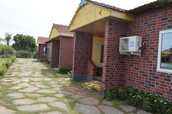 navagiraga resorts and hotel