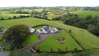 tranquil modern countryside bungalow