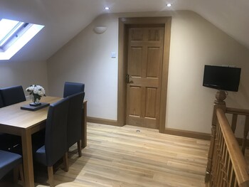 tranquil modern countryside bungalow