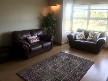 tranquil modern countryside bungalow