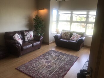 tranquil modern countryside bungalow