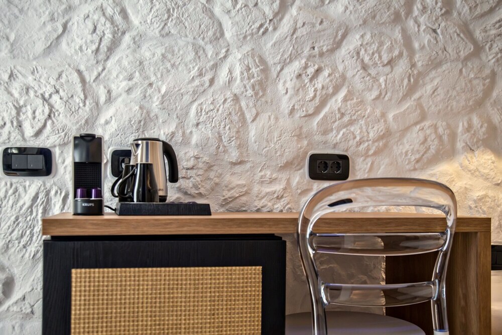 levantes luxury suites i