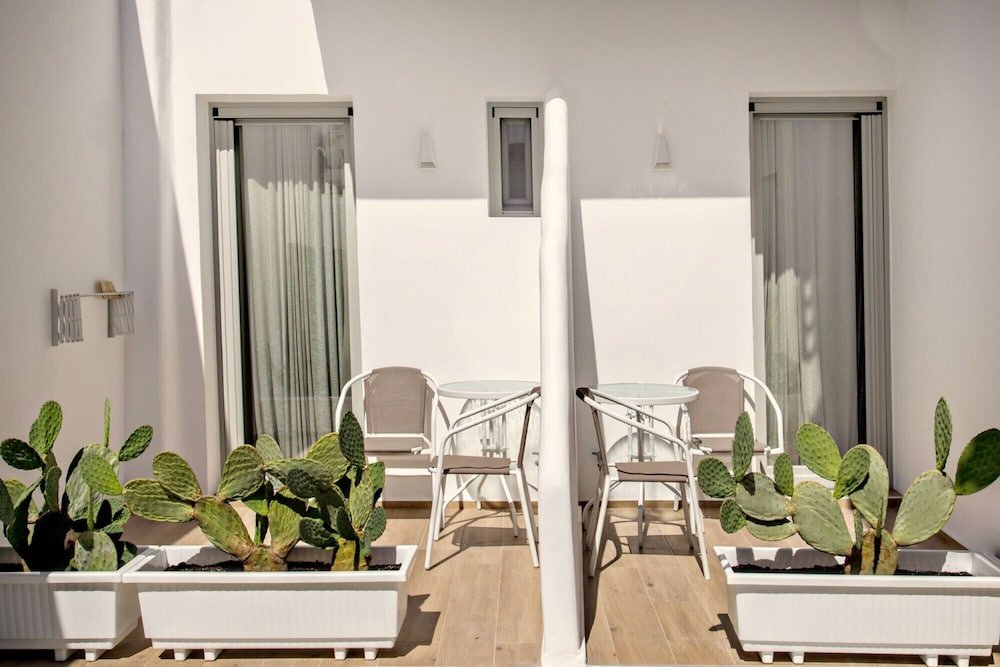 levantes luxury suites i