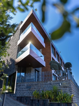 Grey Escape Apartements,,0 star