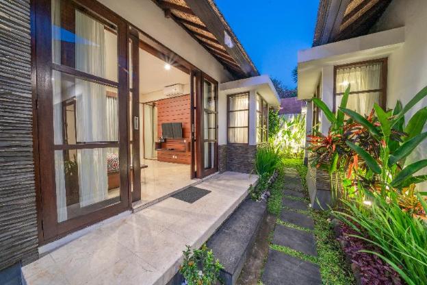 villa litera seminyak