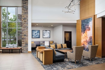 Hyatt Place Canton,Barberton>>Akron,3 star