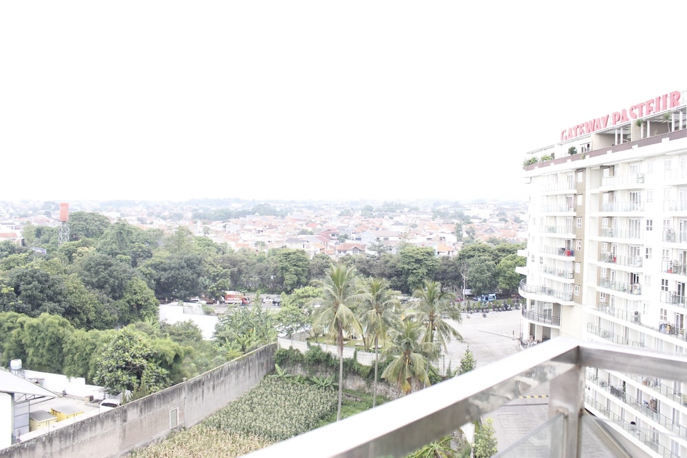comfortable and gorgeous 2br at gateway pasteur apartment