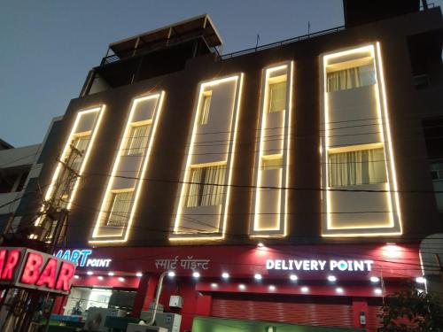 Hotel Crown Plaza, Malviya Nagar,Jhalana Doongri>>Jaipur,3 star