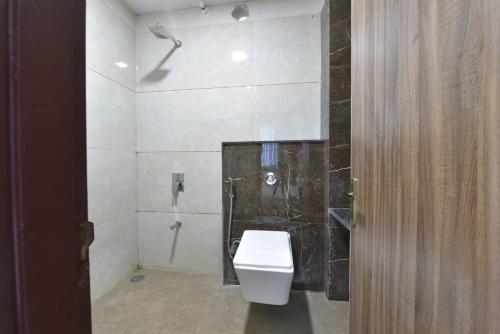 hotel crown plaza malviya nagar