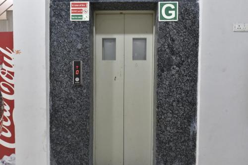 hotel crown plaza malviya nagar