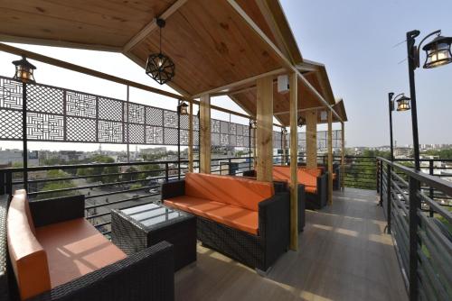 hotel crown plaza malviya nagar