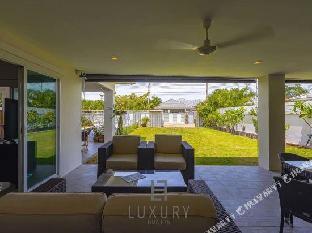 Cozy 3 Bedroom Pool Villa L70,,3.5 star