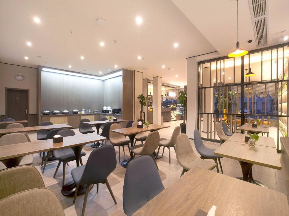 hanting hotel zhijiang yanjiang avenue
