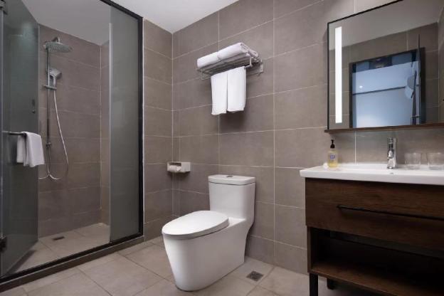 hanting hotel zhijiang yanjiang avenue