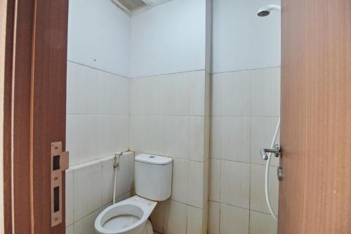 apartment green lake view ciputat by celebrity room