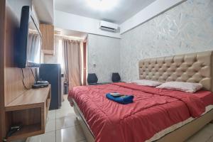 apartment green lake view ciputat by celebrity room