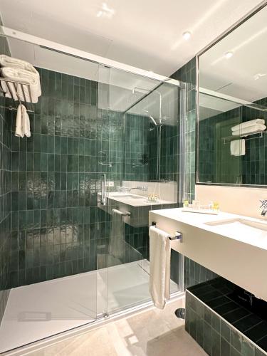 hotel ribera de triana reopening