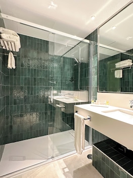 hotel ribera de triana reopening